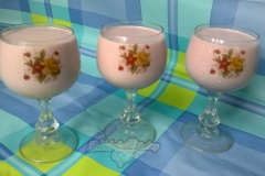Творожный мусс с клубникой и шоколадом
